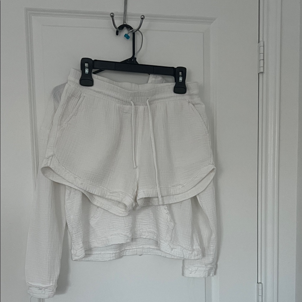 C&C California white gauze short and top,
